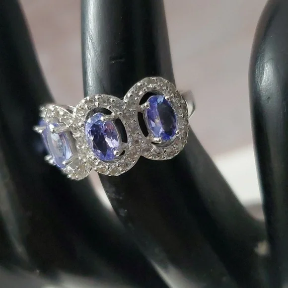 Watch Video / Sterling Silver 925 Tanzanite Halo Ring